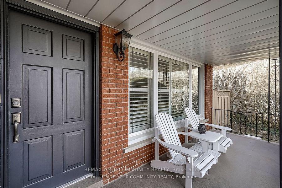 Photo 7 of 18 Terryellen Crescent, Etobicoke, Markland Wood — HOMEH