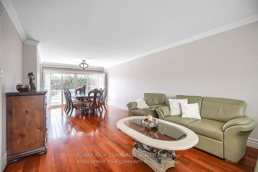 Photo 10 of 18 Terryellen Crescent, Etobicoke, Markland Wood — HOMEH