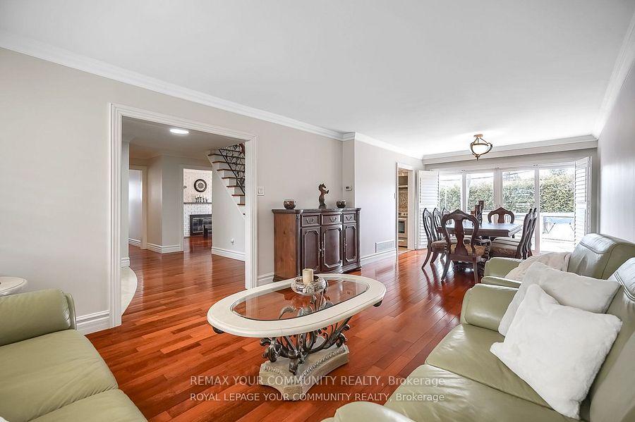 Photo 11 of 18 Terryellen Crescent, Etobicoke, Markland Wood — HOMEH