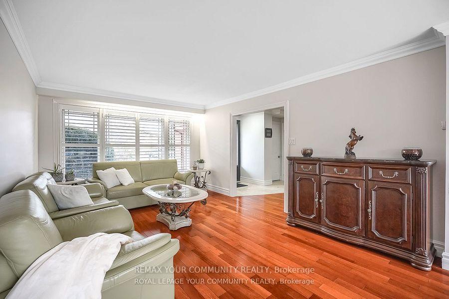 Photo 12 of 18 Terryellen Crescent, Etobicoke, Markland Wood — HOMEH