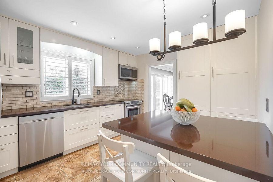 Photo 18 of 18 Terryellen Crescent, Etobicoke, Markland Wood — HOMEH