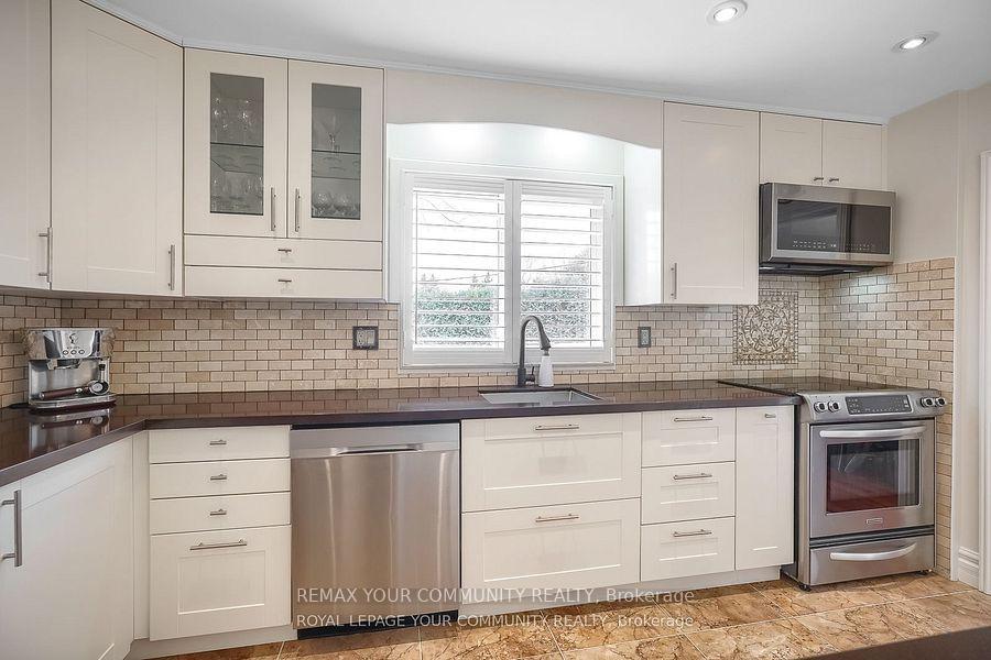 Photo 19 of 18 Terryellen Crescent, Etobicoke, Markland Wood — HOMEH