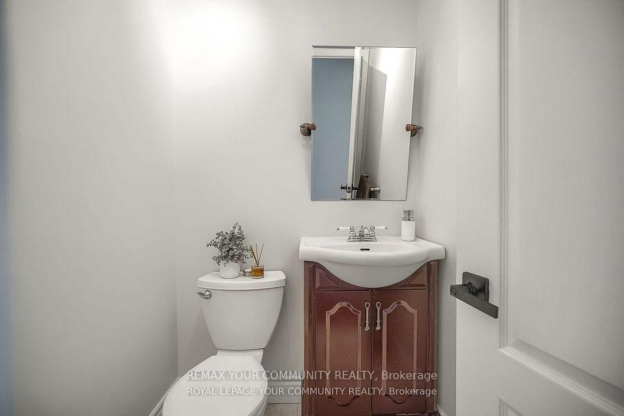 Photo 24 of 18 Terryellen Crescent, Etobicoke, Markland Wood — HOMEH