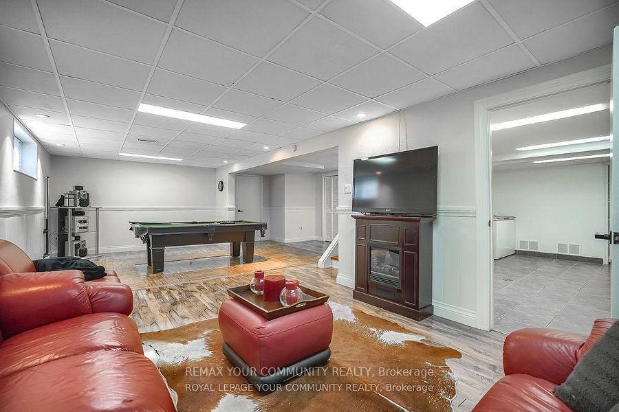 Photo 34 of 18 Terryellen Crescent, Etobicoke, Markland Wood — HOMEH