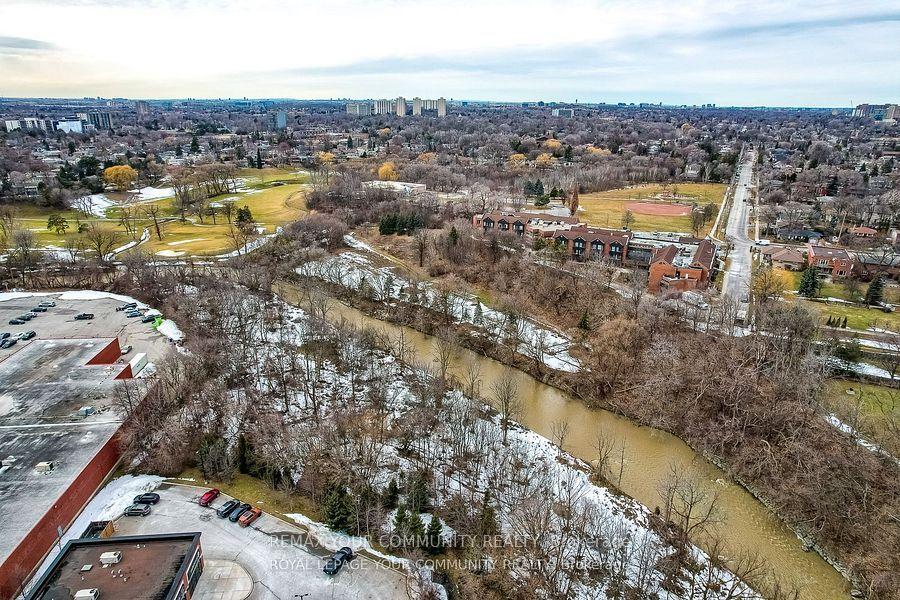 Photo 48 of 18 Terryellen Crescent, Etobicoke, Markland Wood — HOMEH