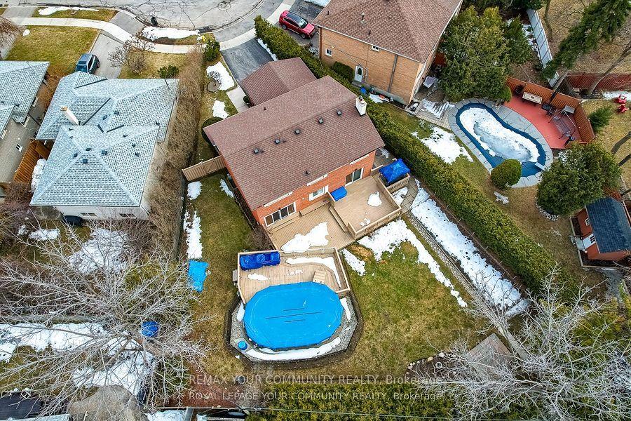 Photo 49 of 18 Terryellen Crescent, Etobicoke, Markland Wood — HOMEH