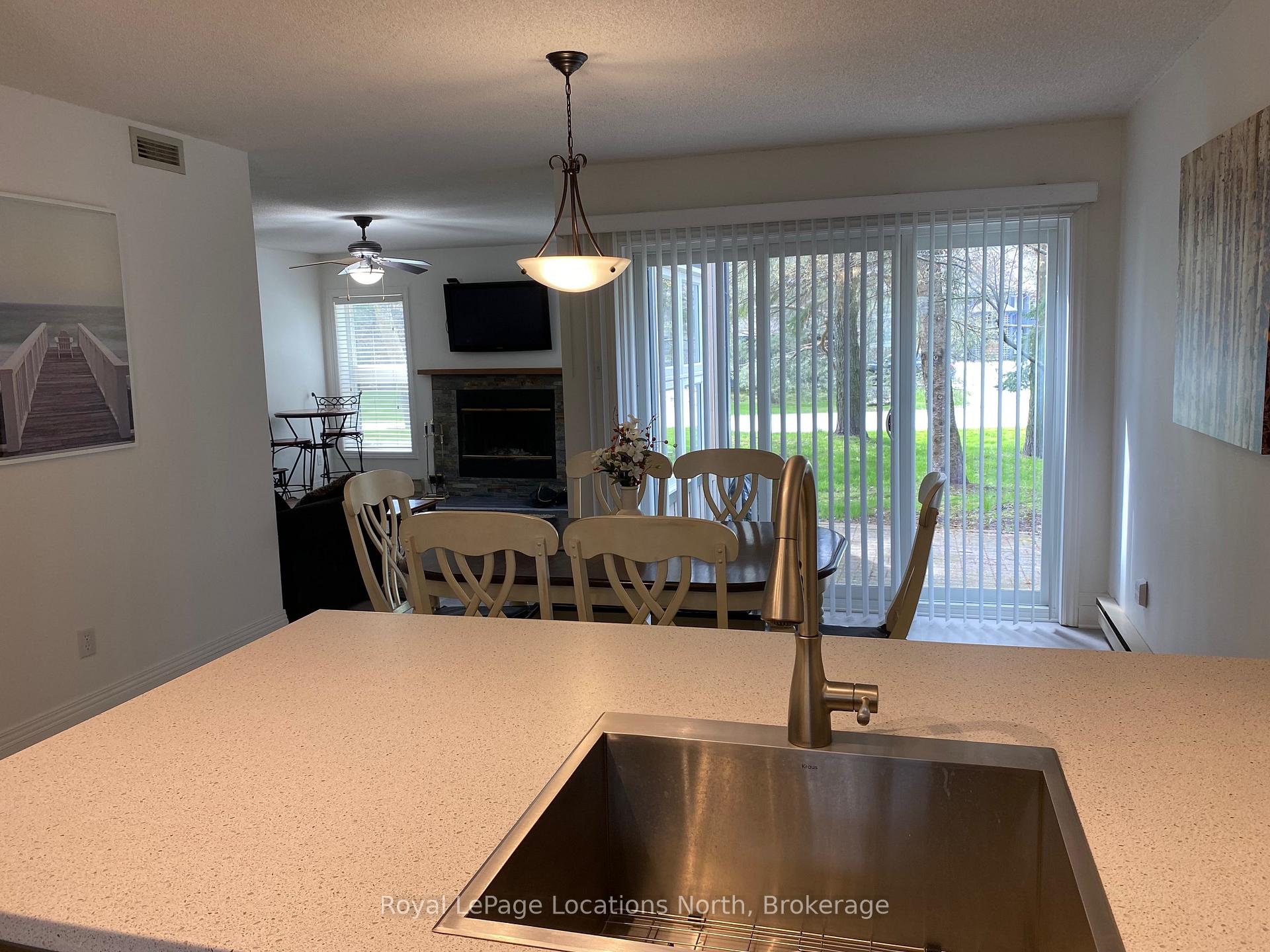 Photo 16 of 395 Mariners Way, Collingwood — HOMEH