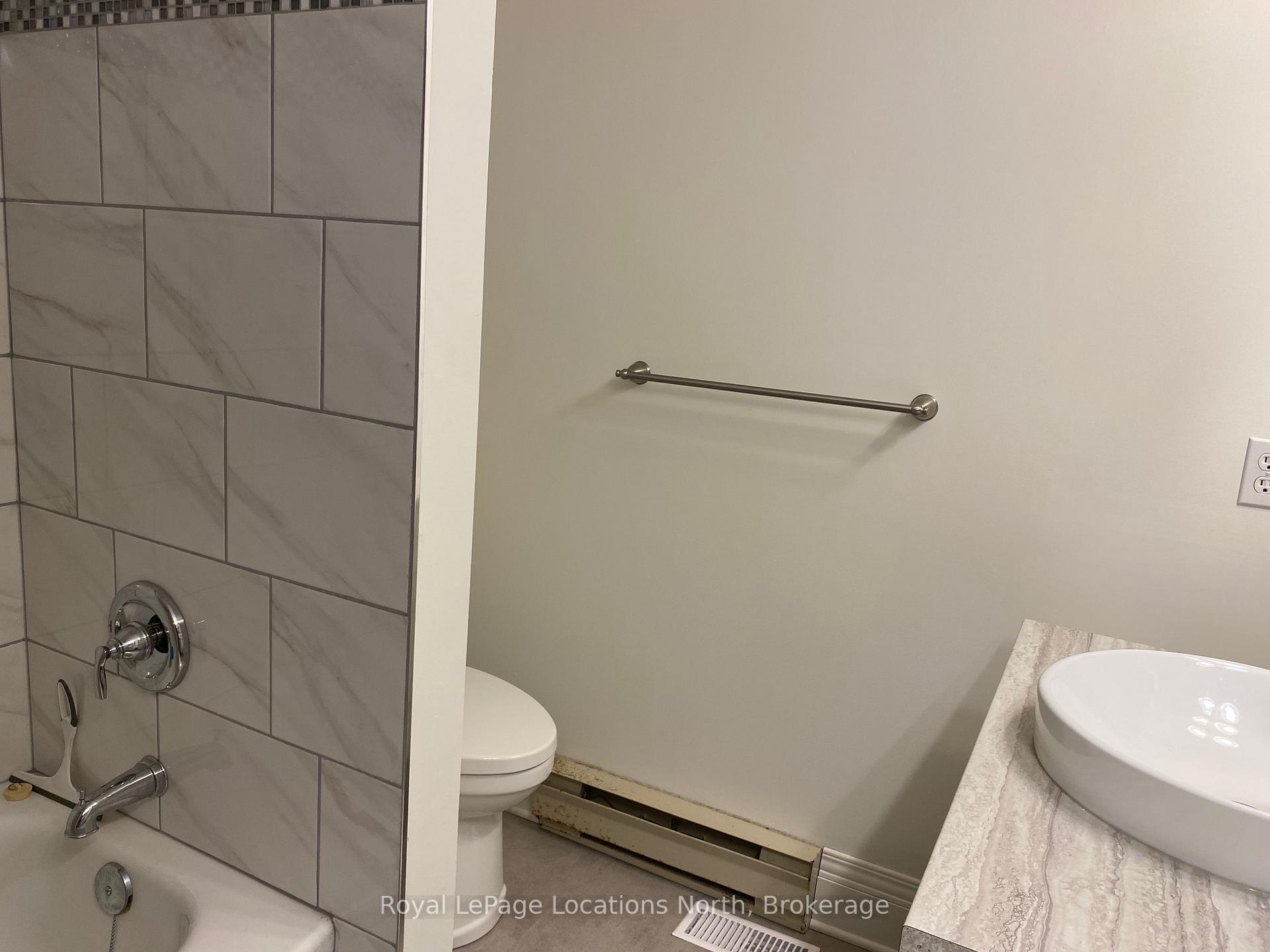 Photo 25 of 395 Mariners Way, Collingwood — HOMEH