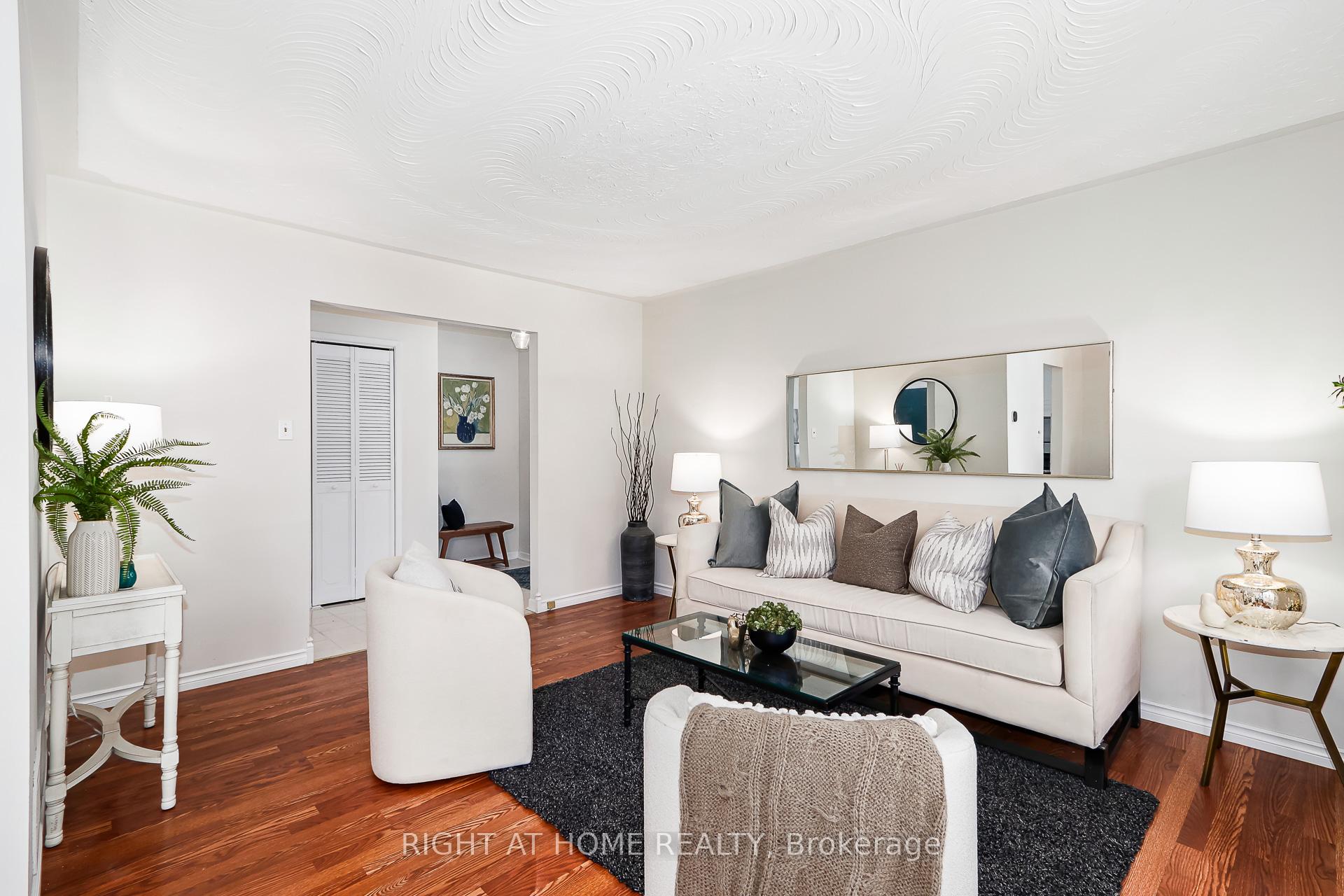 Photo 4 of 1059 Glen Mhor Crescent, Midland — HOMEH