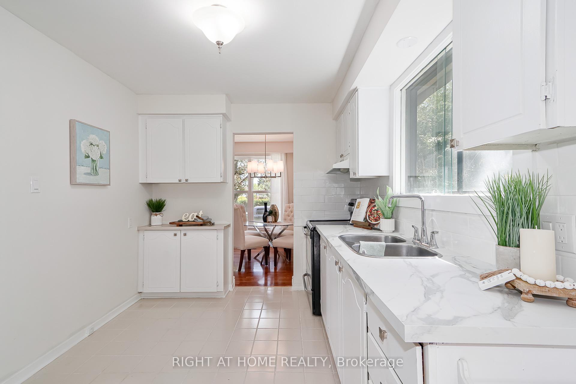 Photo 12 of 1059 Glen Mhor Crescent, Midland — HOMEH