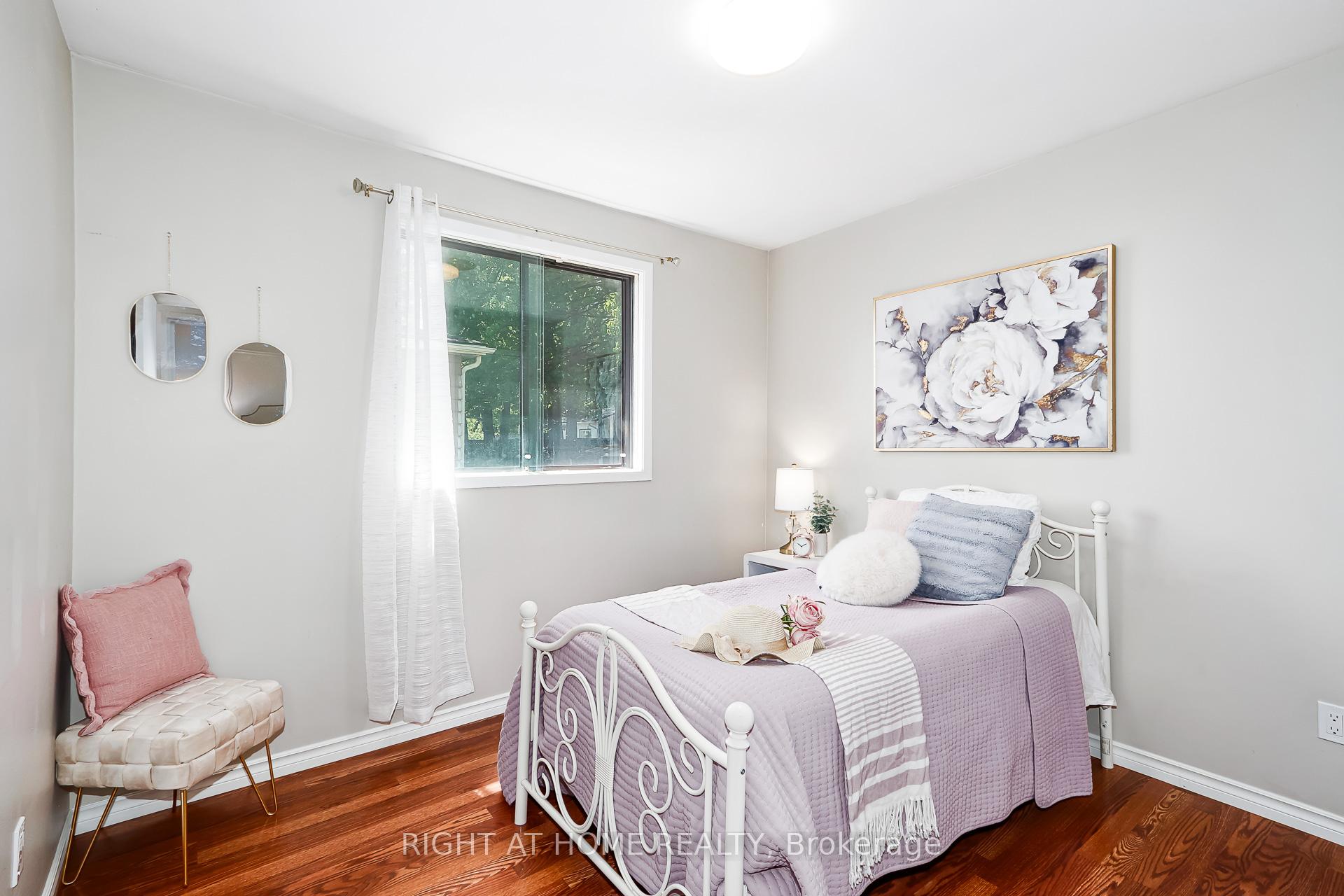 Photo 17 of 1059 Glen Mhor Crescent, Midland — HOMEH