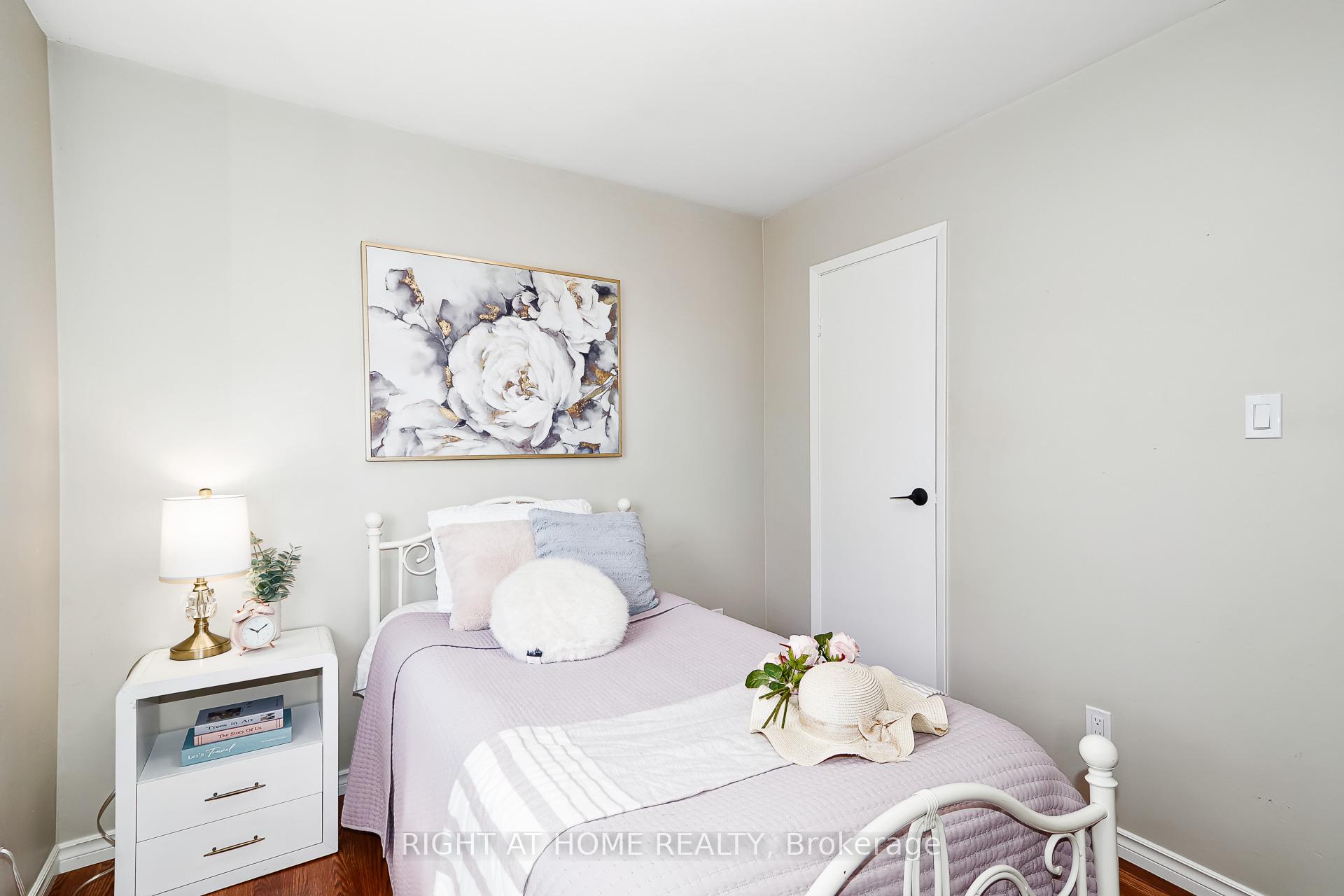 Photo 18 of 1059 Glen Mhor Crescent, Midland — HOMEH