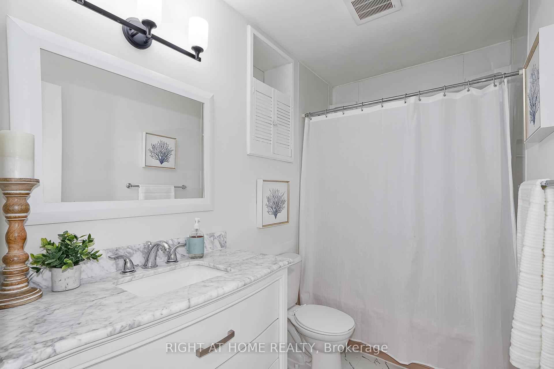 Photo 19 of 1059 Glen Mhor Crescent, Midland — HOMEH