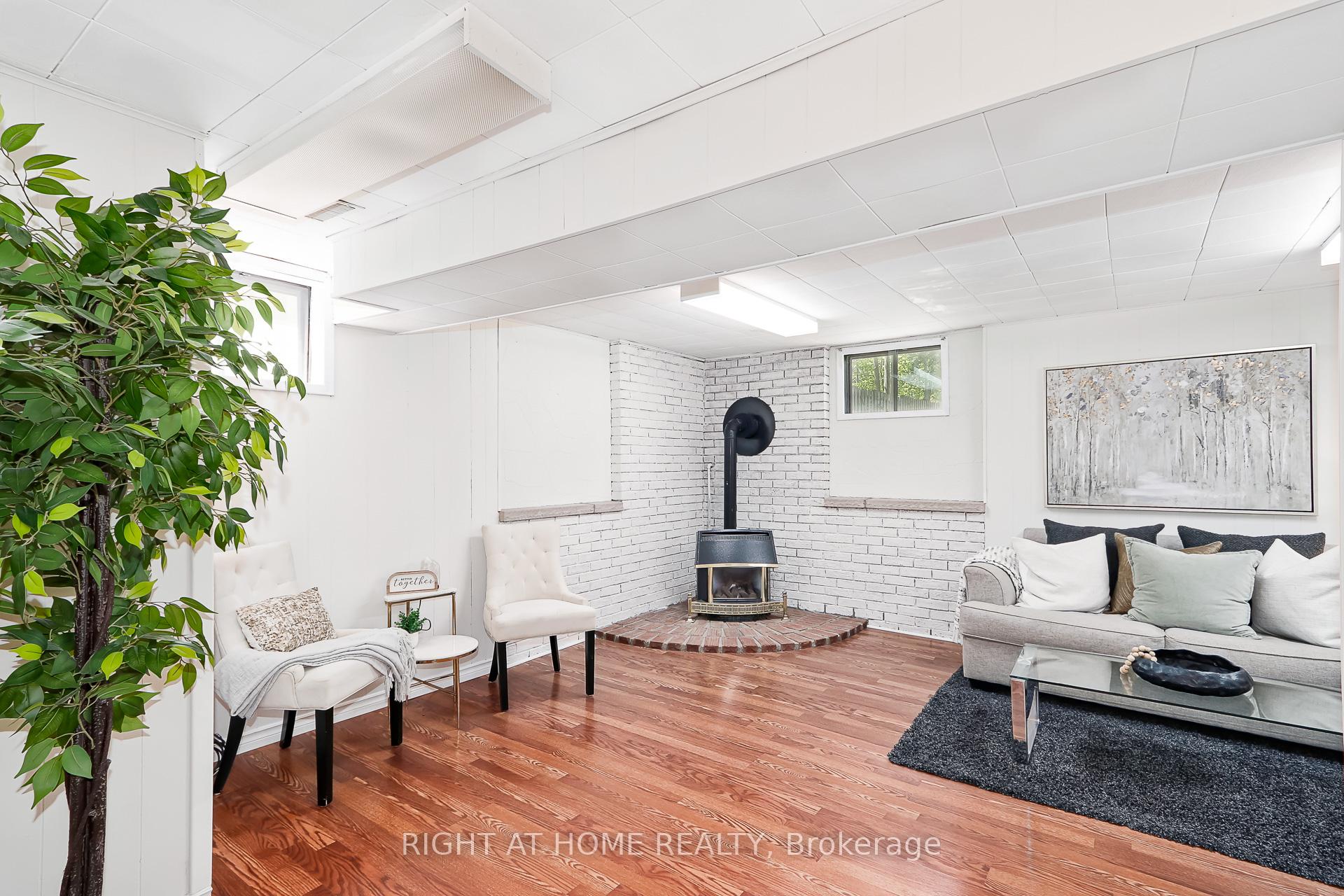 Photo 21 of 1059 Glen Mhor Crescent, Midland — HOMEH