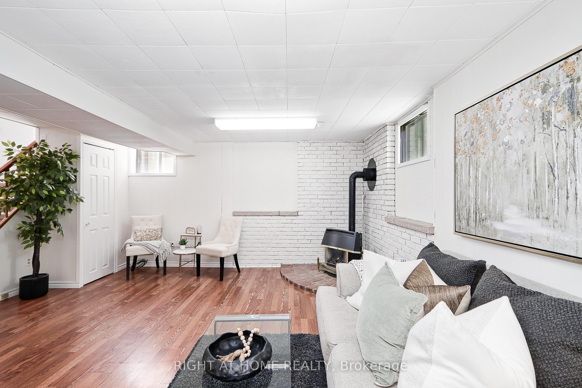 Photo 23 of 1059 Glen Mhor Crescent, Midland — HOMEH