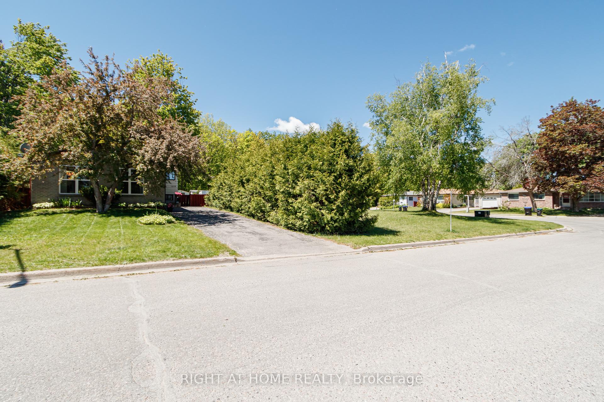 Photo 30 of 1059 Glen Mhor Crescent, Midland — HOMEH