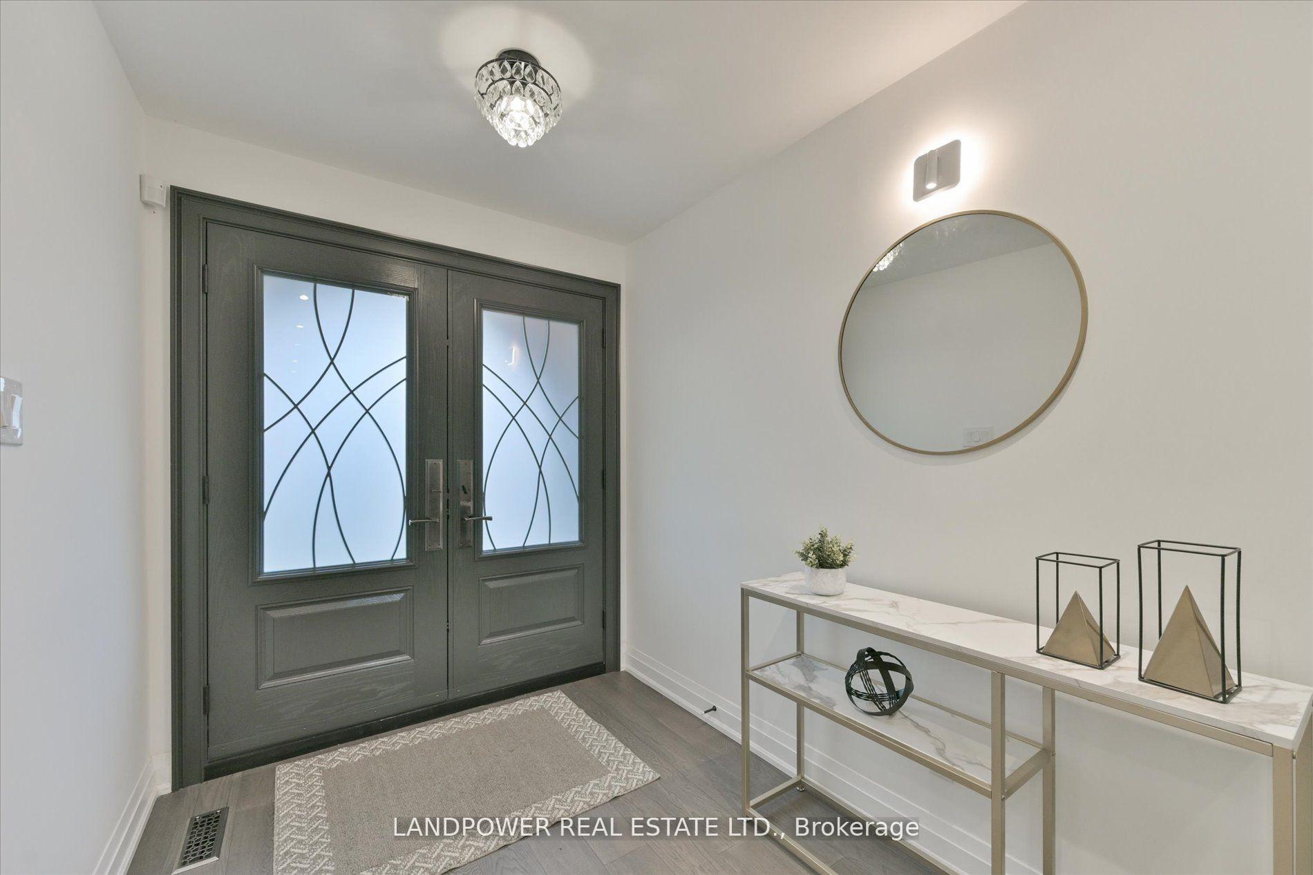Photo 6 of 14 Carlton Road, Markham, Unionville — HOMEH