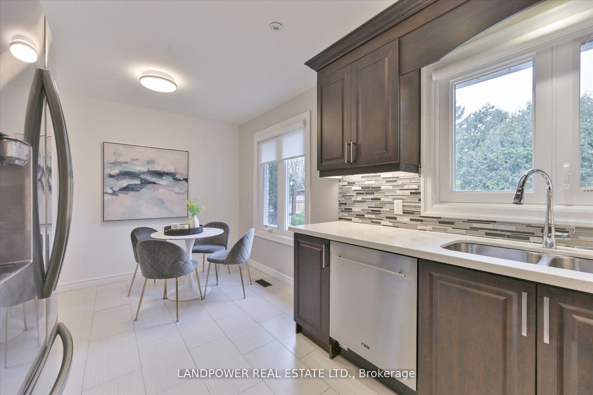 Photo 13 of 14 Carlton Road, Markham, Unionville — HOMEH