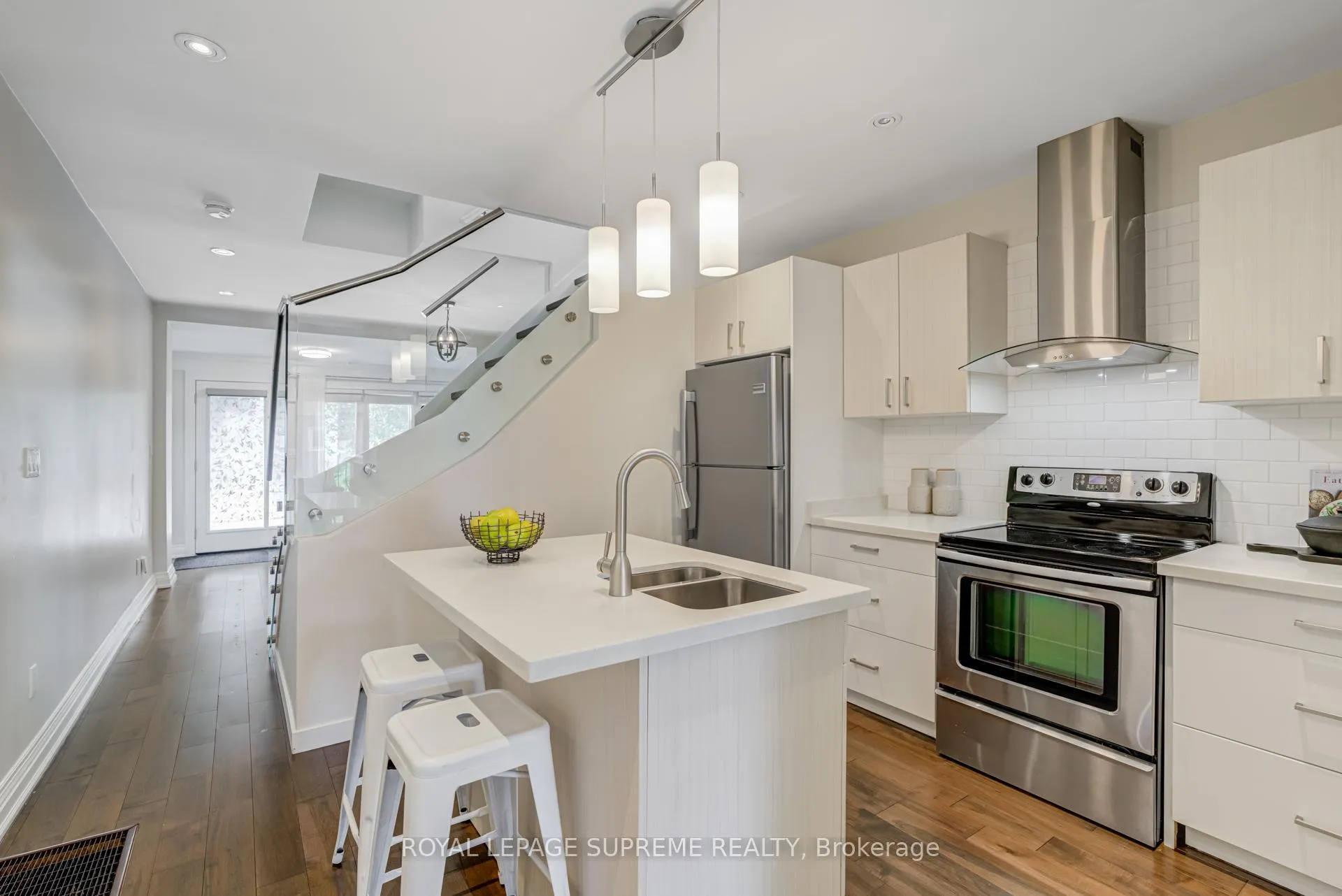 Photo 8 of 313 Cedarvale Avenue, Toronto, Woodbine-Lumsden — HOMEH