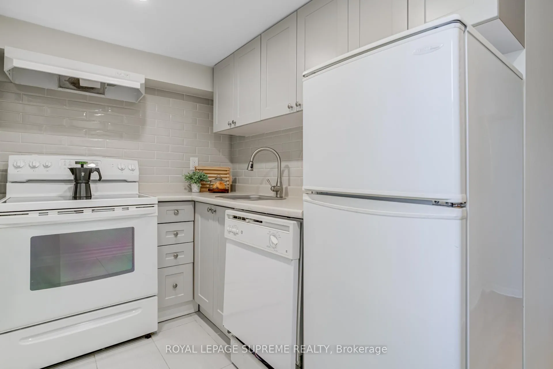 Photo 22 of 313 Cedarvale Avenue, Toronto, Woodbine-Lumsden — HOMEH