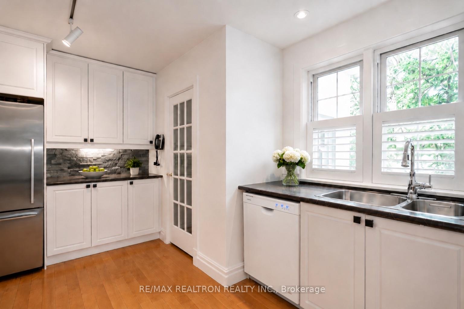 Photo 9 of 151 Brooke Street, Vaughan, Crestwood-Springfarm-Yorkhill — HOMEH