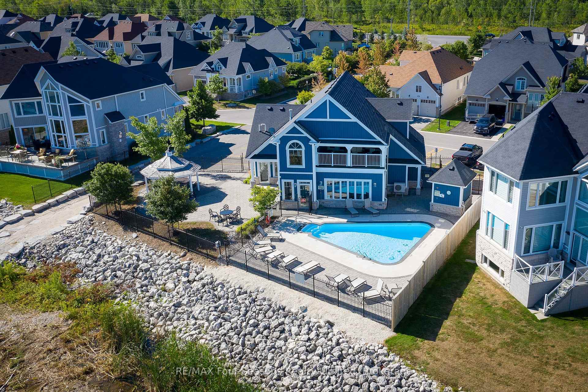 Photo 4 of 64 Waterview Road, Wasaga Beach — HOMEH