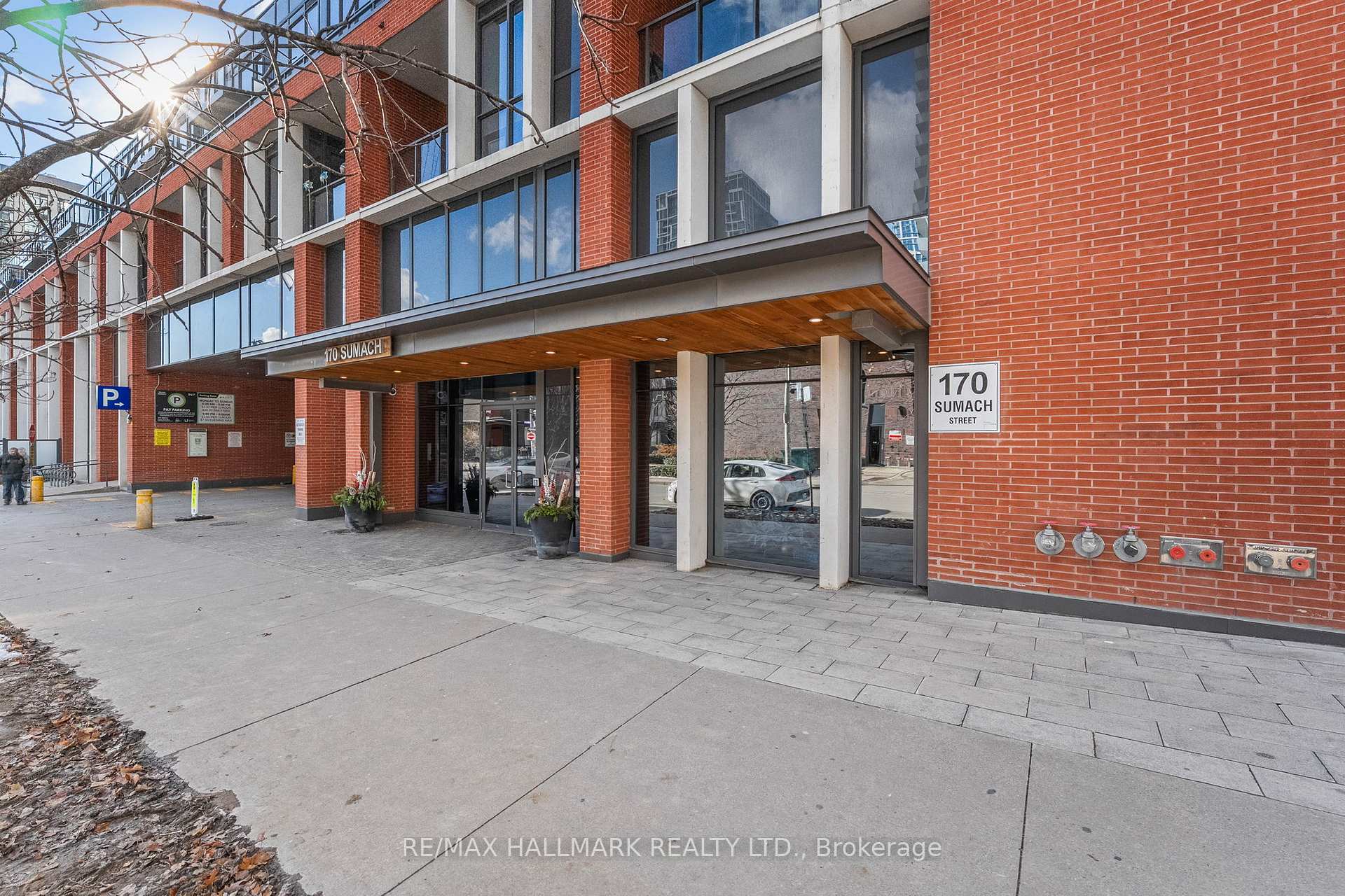 Photo 3 of Unit 1407, 170 Sumach Street, Toronto, Regent Park — HOMEH
