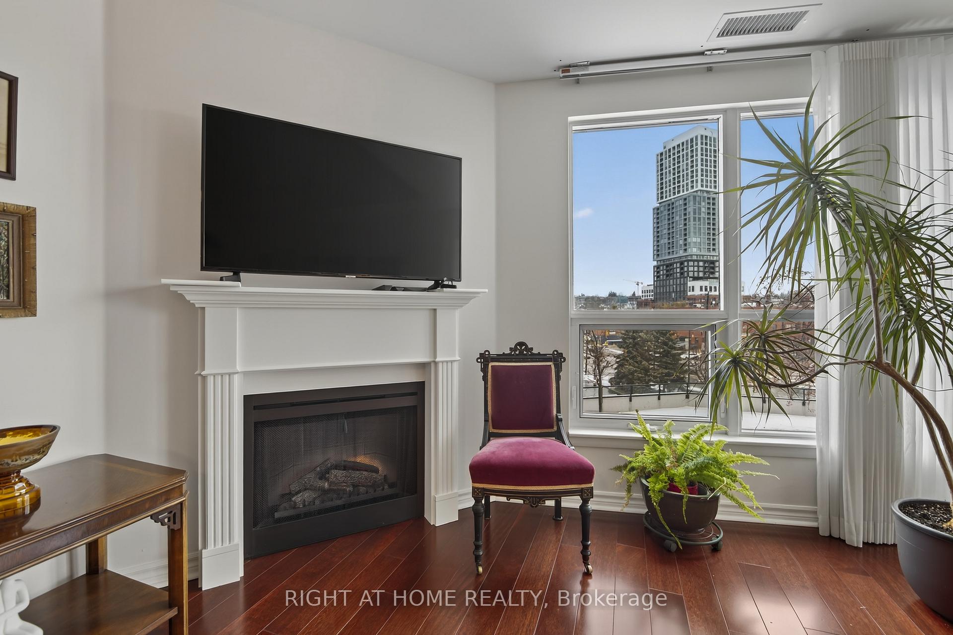 Photo 10 of Unit 409, 6 Toronto Street, Barrie, City Centre — HOMEH