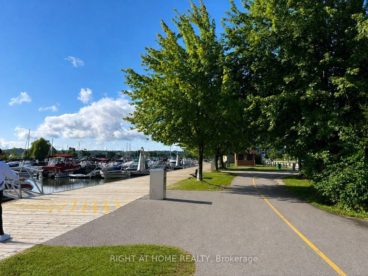 Photo 3 of Unit 409, 6 Toronto Street, Barrie, City Centre — HOMEH