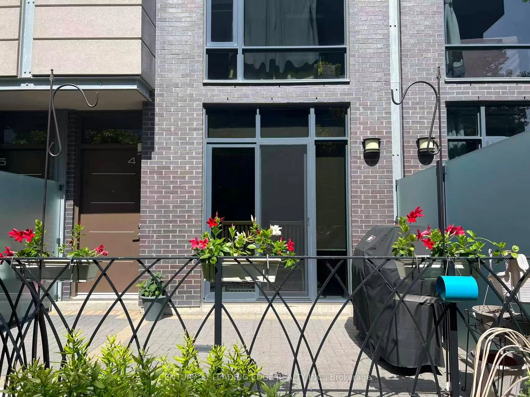 Photo 2 of Unit Th4, 15 Valhalla Inn Road, Etobicoke, Islington-City Centre West — HOMEH