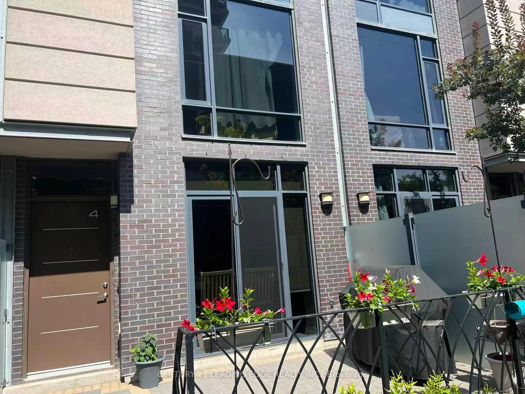 Photo 3 of Unit Th4, 15 Valhalla Inn Road, Etobicoke, Islington-City Centre West — HOMEH