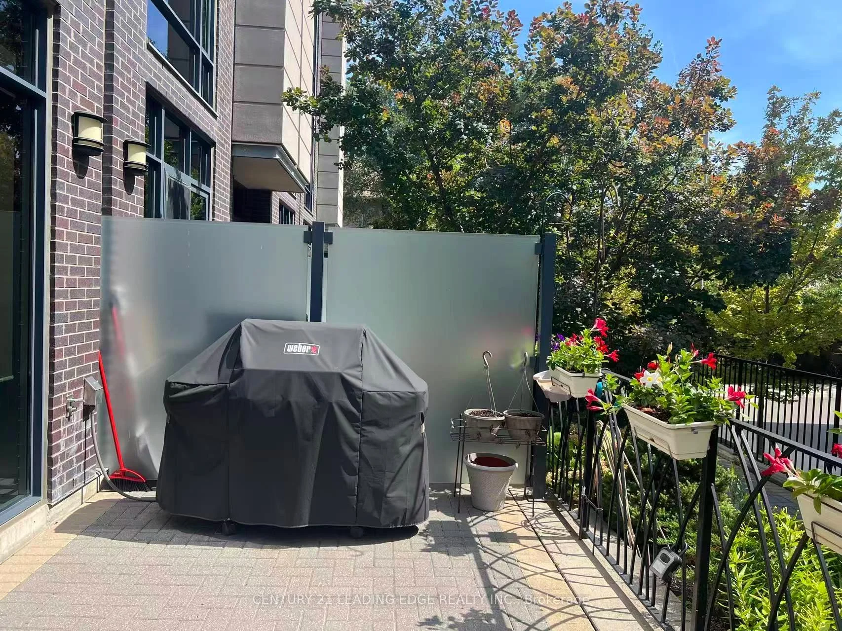 Photo 5 of Unit Th4, 15 Valhalla Inn Road, Etobicoke, Islington-City Centre West — HOMEH