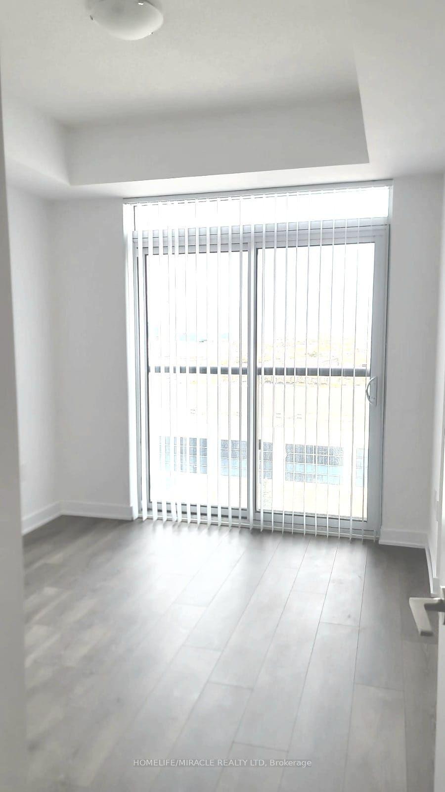 Photo 6 of Unit 808, 60 Honeycrisp Crescent N, Vaughan, Vaughan Corporate Centre — HOMEH