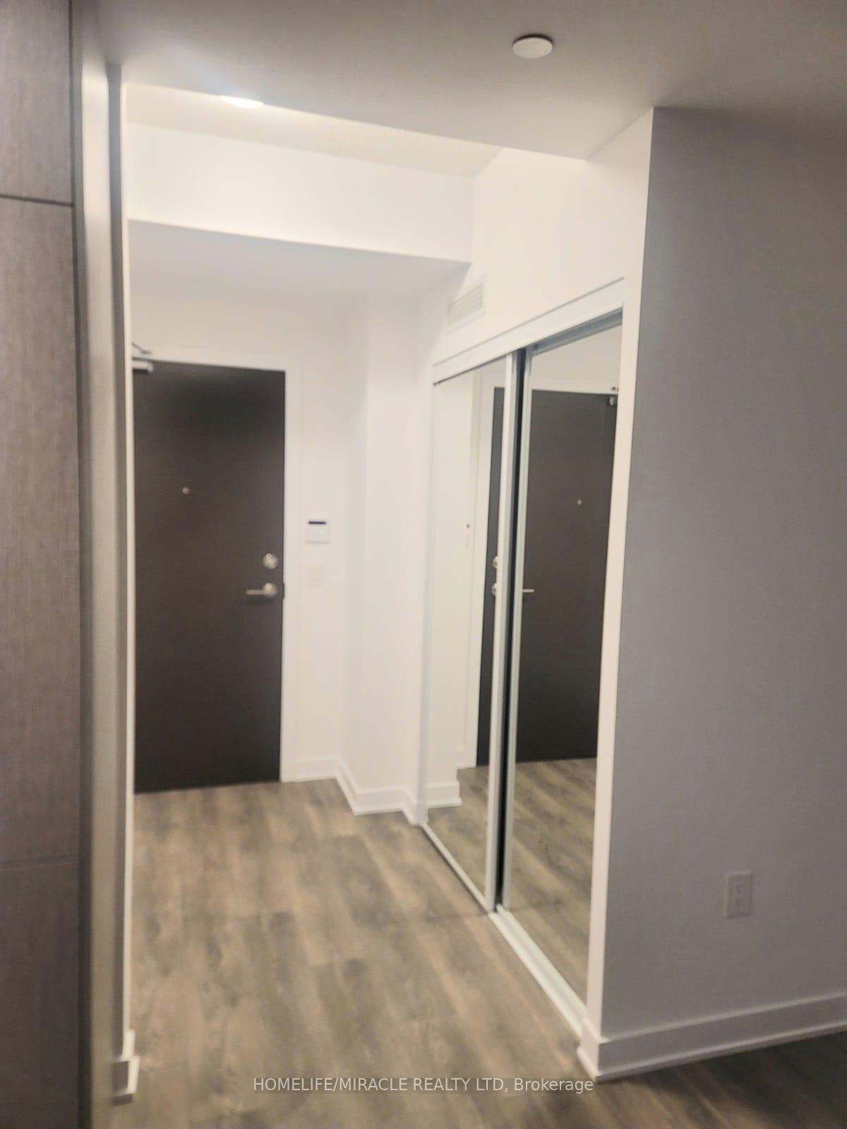 Photo 9 of Unit 808, 60 Honeycrisp Crescent N, Vaughan, Vaughan Corporate Centre — HOMEH