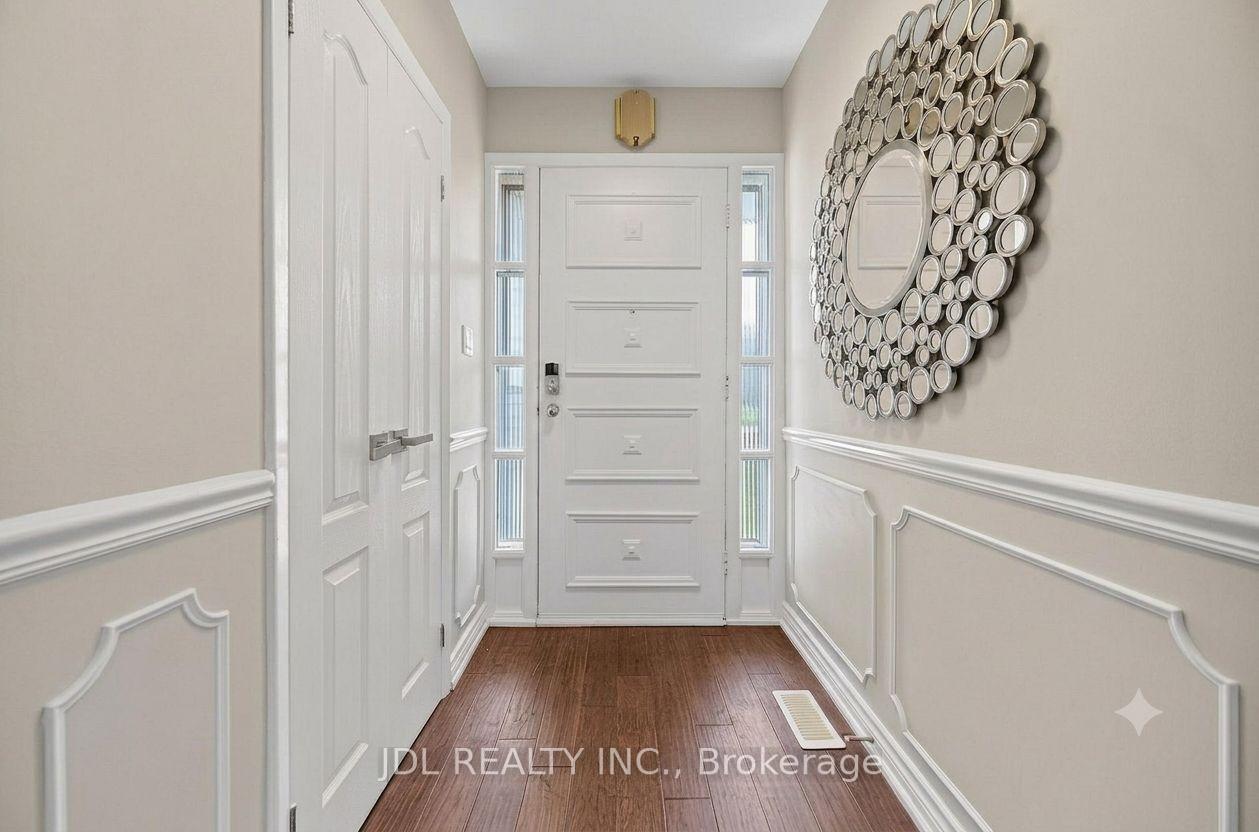 Photo 3 of Unit Main Floor, 6 Willowgate Drive, Markham, Bullock — HOMEH