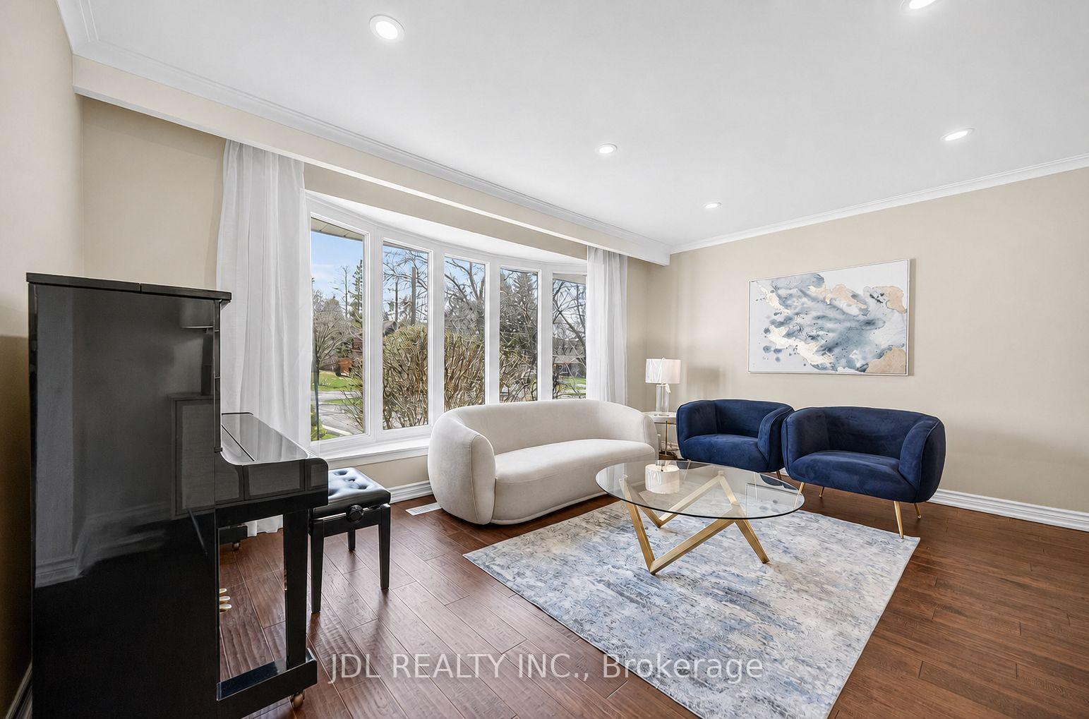 Photo 5 of Unit Main Floor, 6 Willowgate Drive, Markham, Bullock — HOMEH