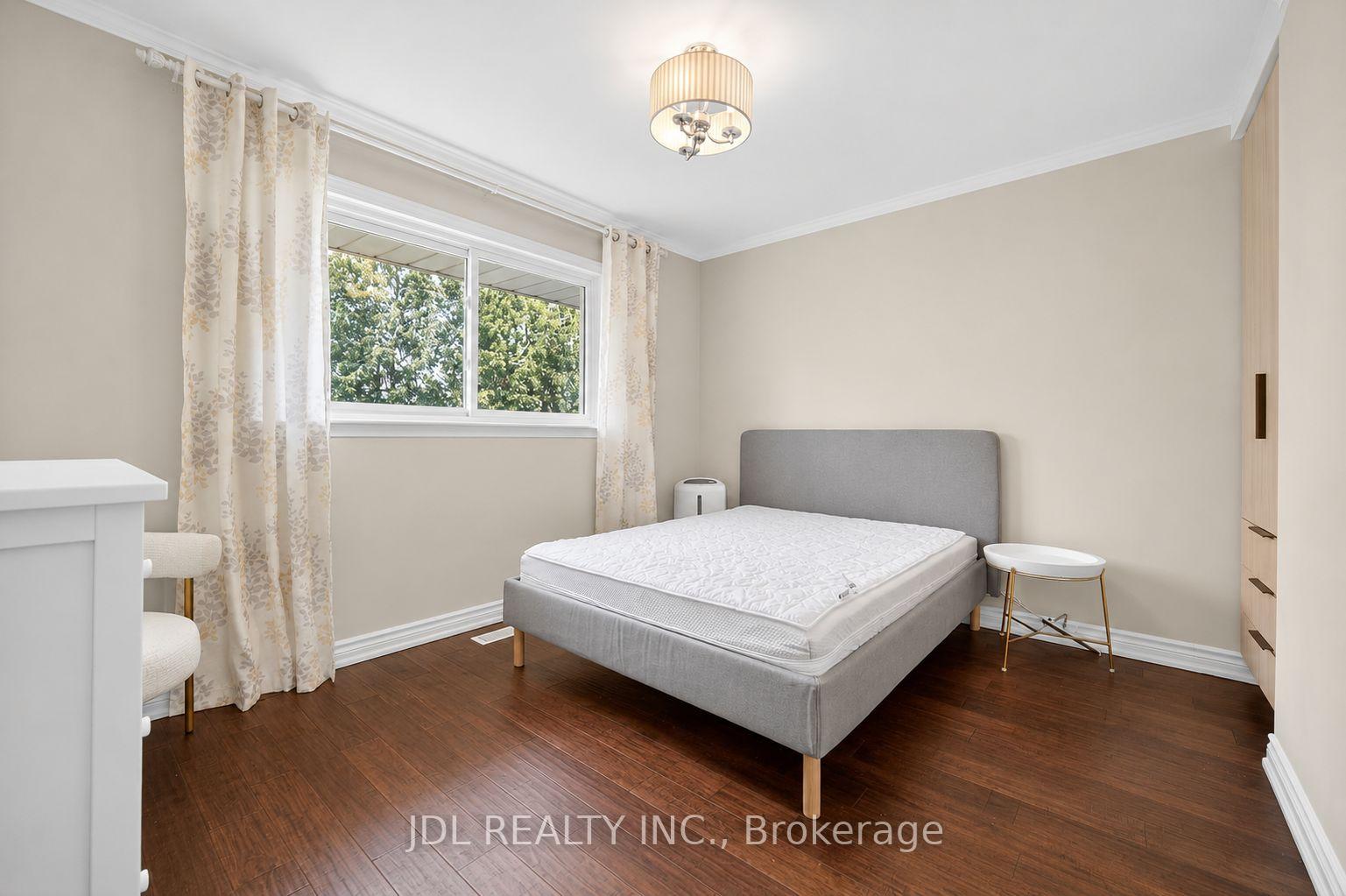 Photo 11 of Unit Main Floor, 6 Willowgate Drive, Markham, Bullock — HOMEH