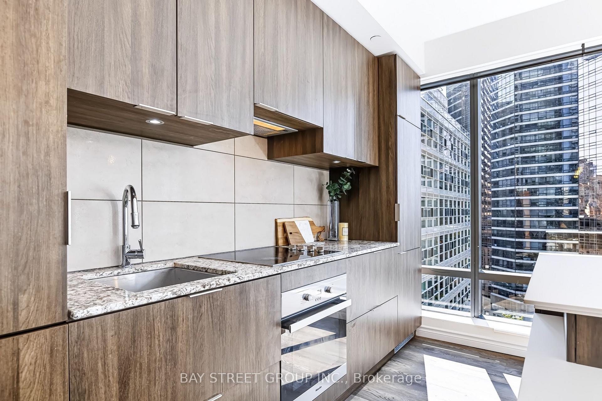Photo 14 of Unit 908, 5 St Joseph Street, Toronto, Bay Street Corridor — HOMEH
