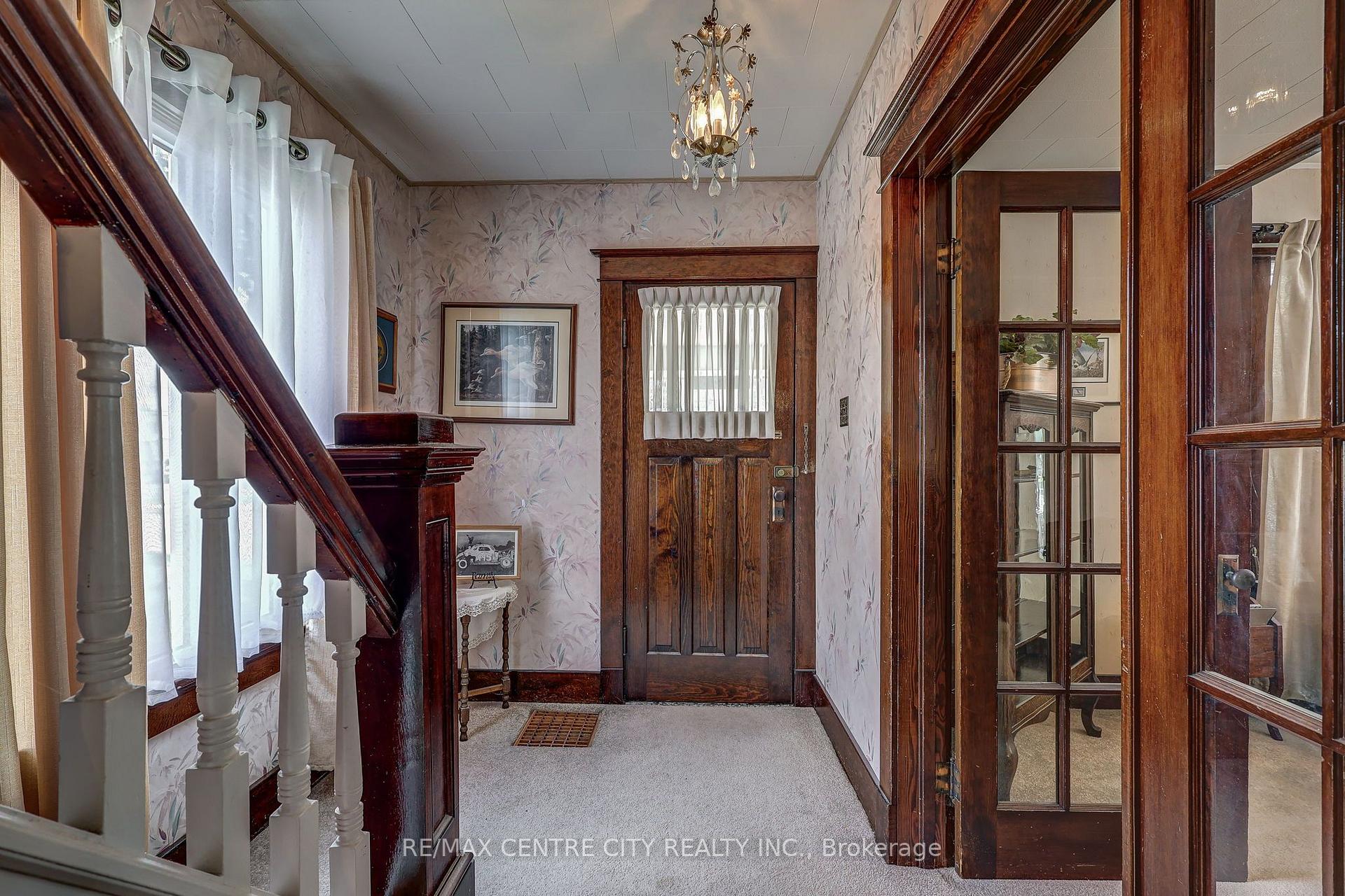 Photo 7 of 264 John Street S, Aylmer — HOMEH