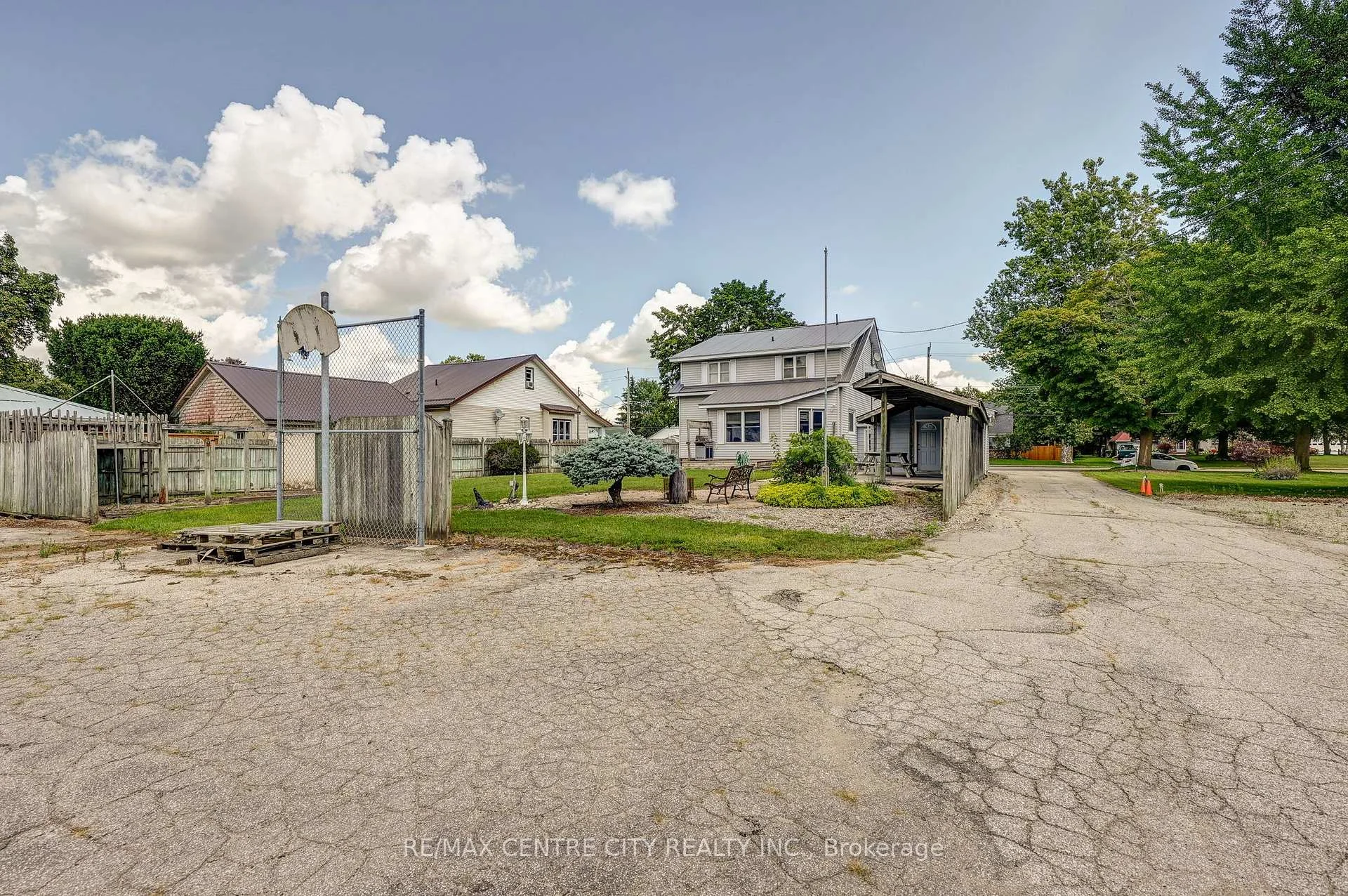 Photo 55 of 264 John Street S, Aylmer — HOMEH