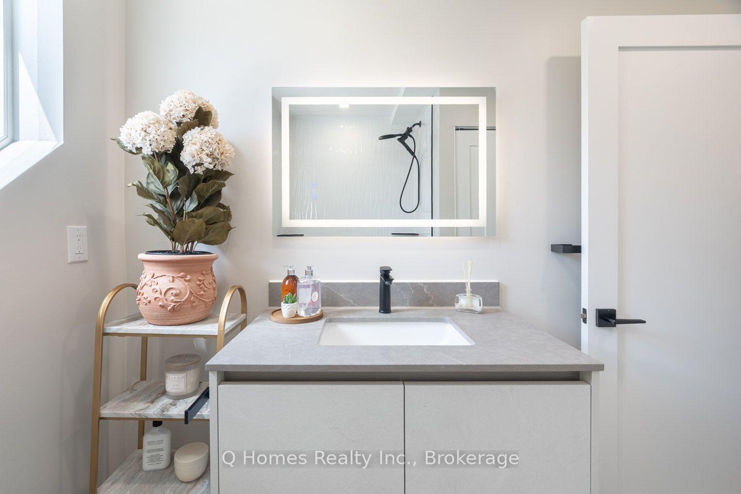 Photo 32 of Unit 202, 1725 Bathurst Street, Toronto, Forest Hill South — HOMEH