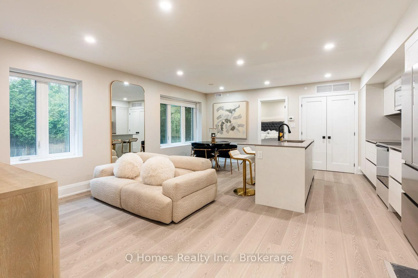 Photo 9 of Unit 202, 1725 Bathurst Street, Toronto, Forest Hill South — HOMEH