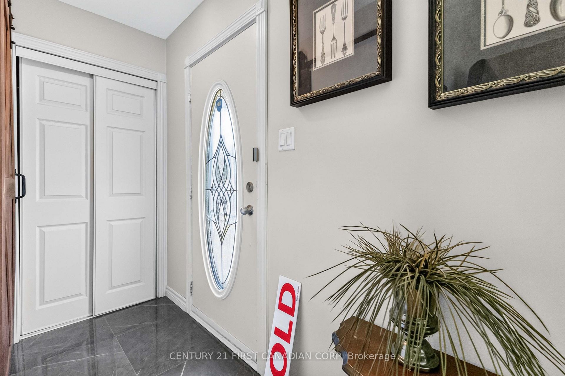 Photo 3 of 138 Harding Crescent, London, South Y — HOMEH