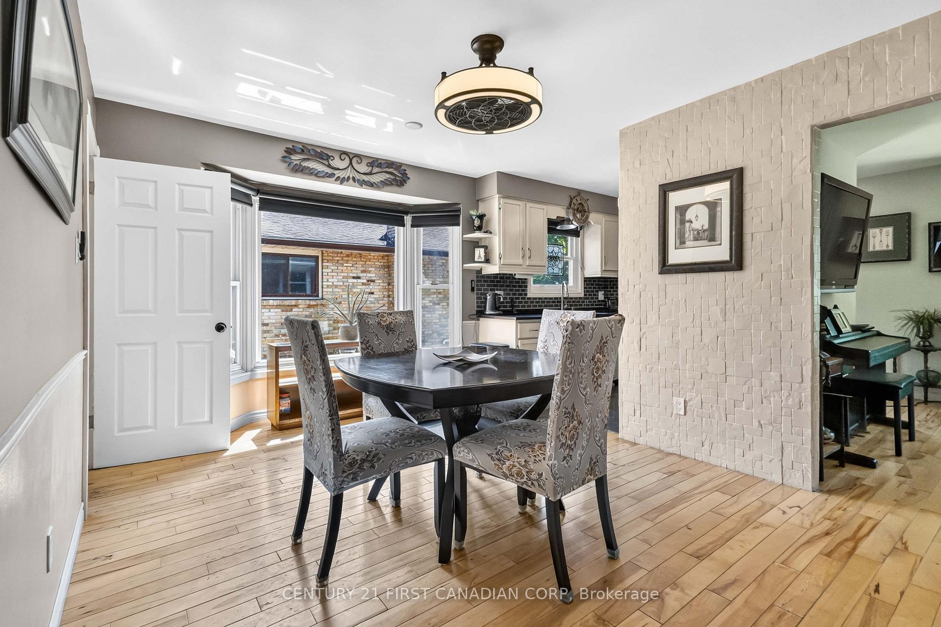 Photo 8 of 138 Harding Crescent, London, South Y — HOMEH
