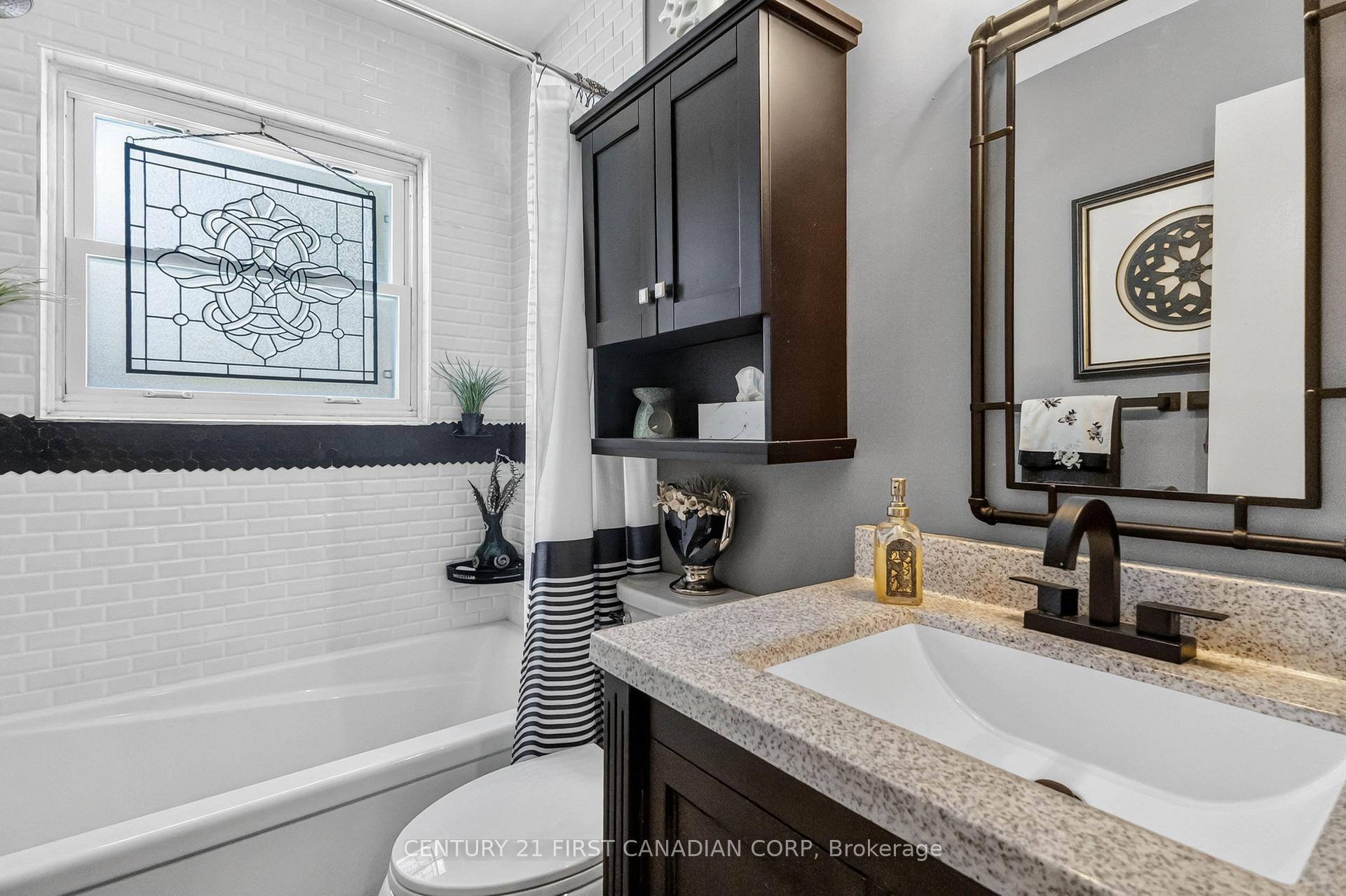 Photo 16 of 138 Harding Crescent, London, South Y — HOMEH