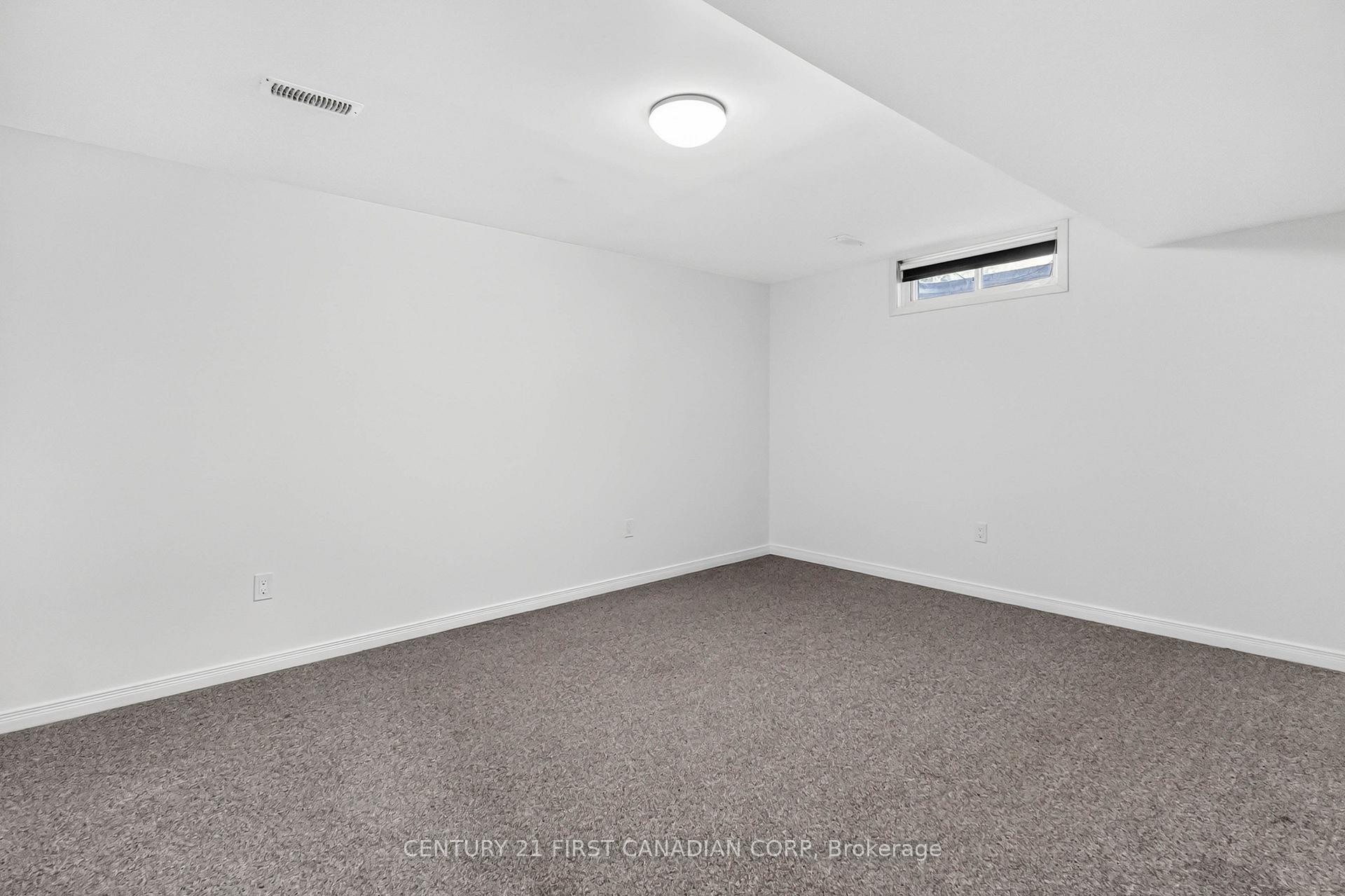 Photo 21 of 138 Harding Crescent, London, South Y — HOMEH