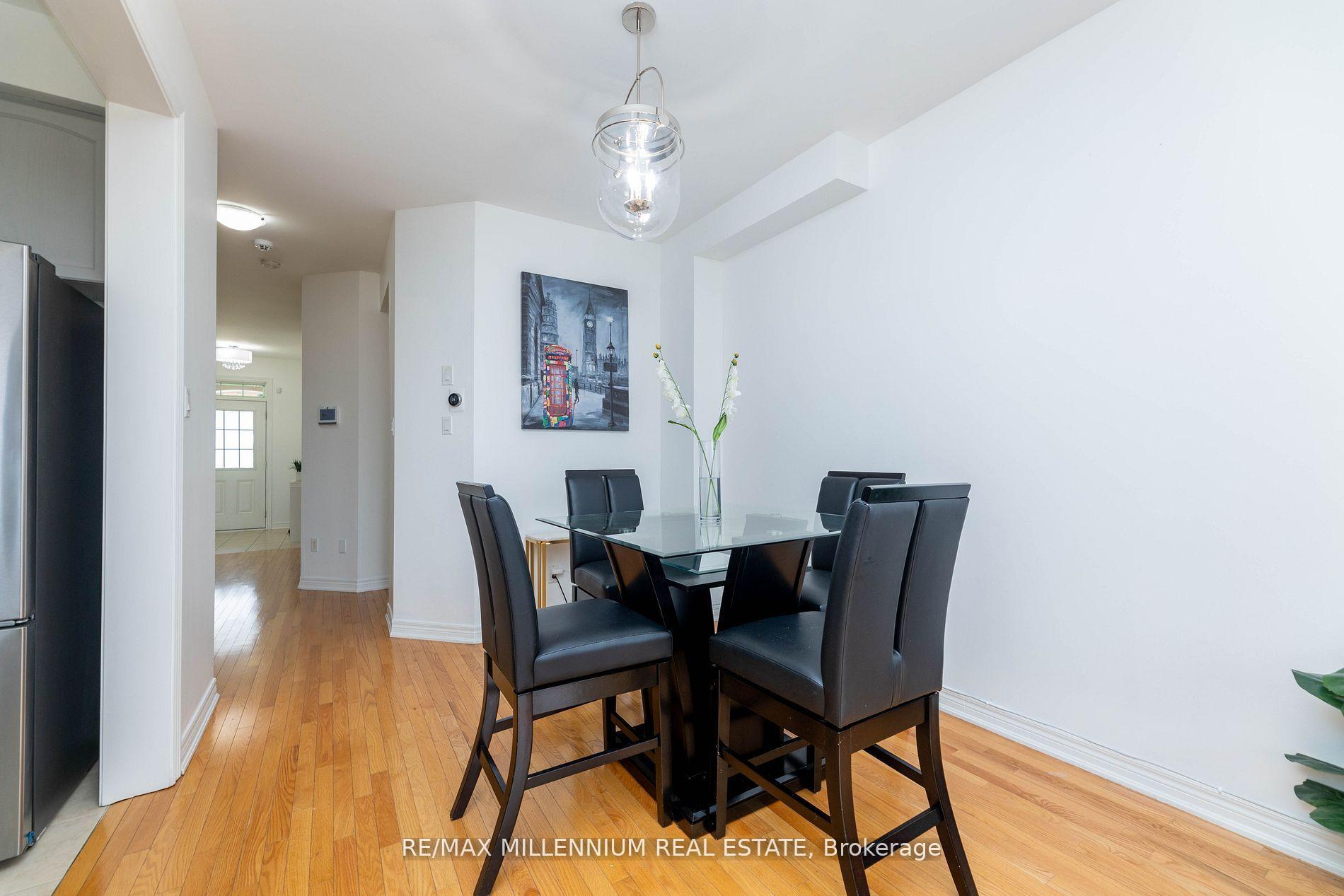Photo 8 of 9 Pendulum Circle, Brampton, Sandringham-Wellington — HOMEH