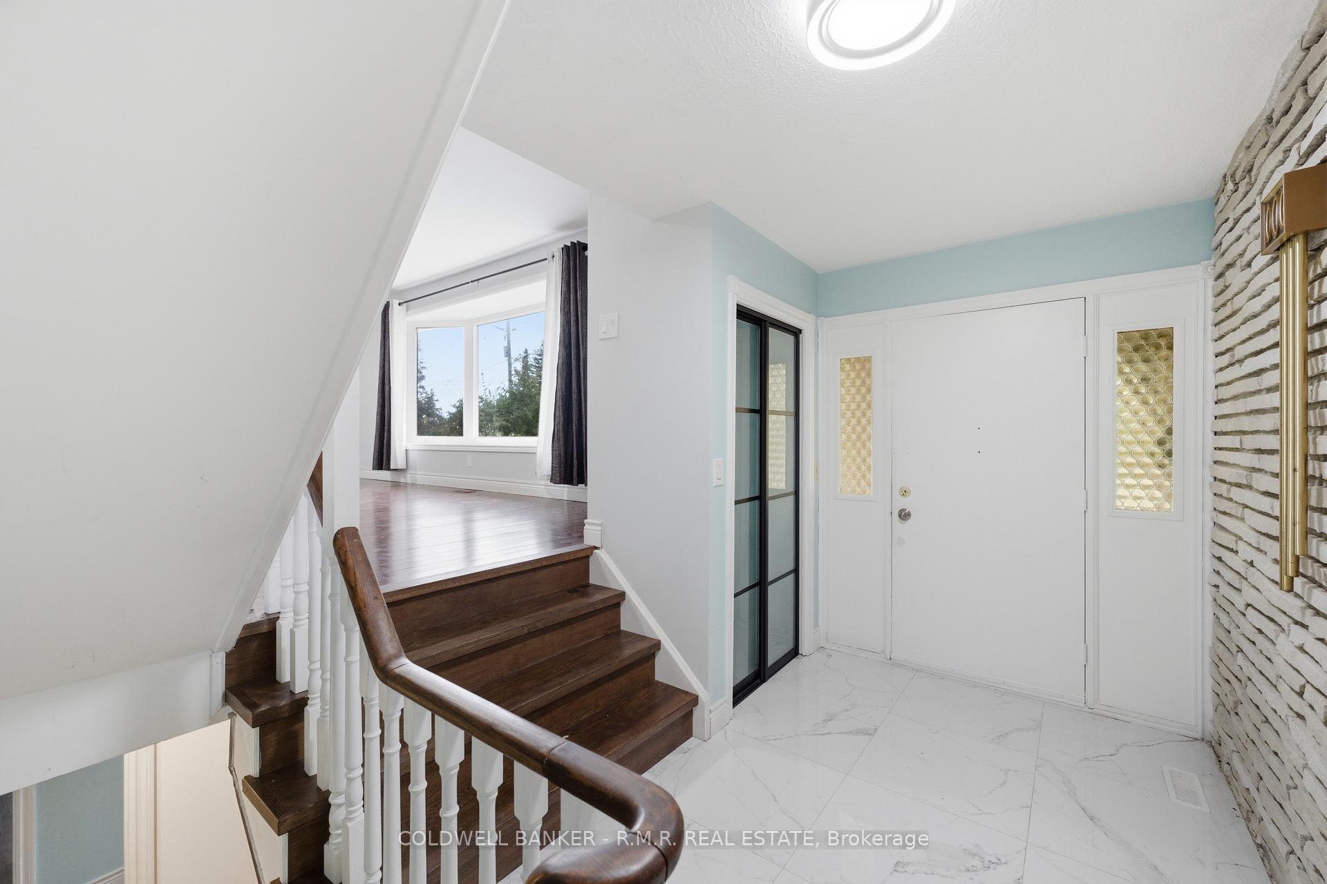Photo 5 of 1549 Simcoe Street N, Oshawa, Samac — HOMEH