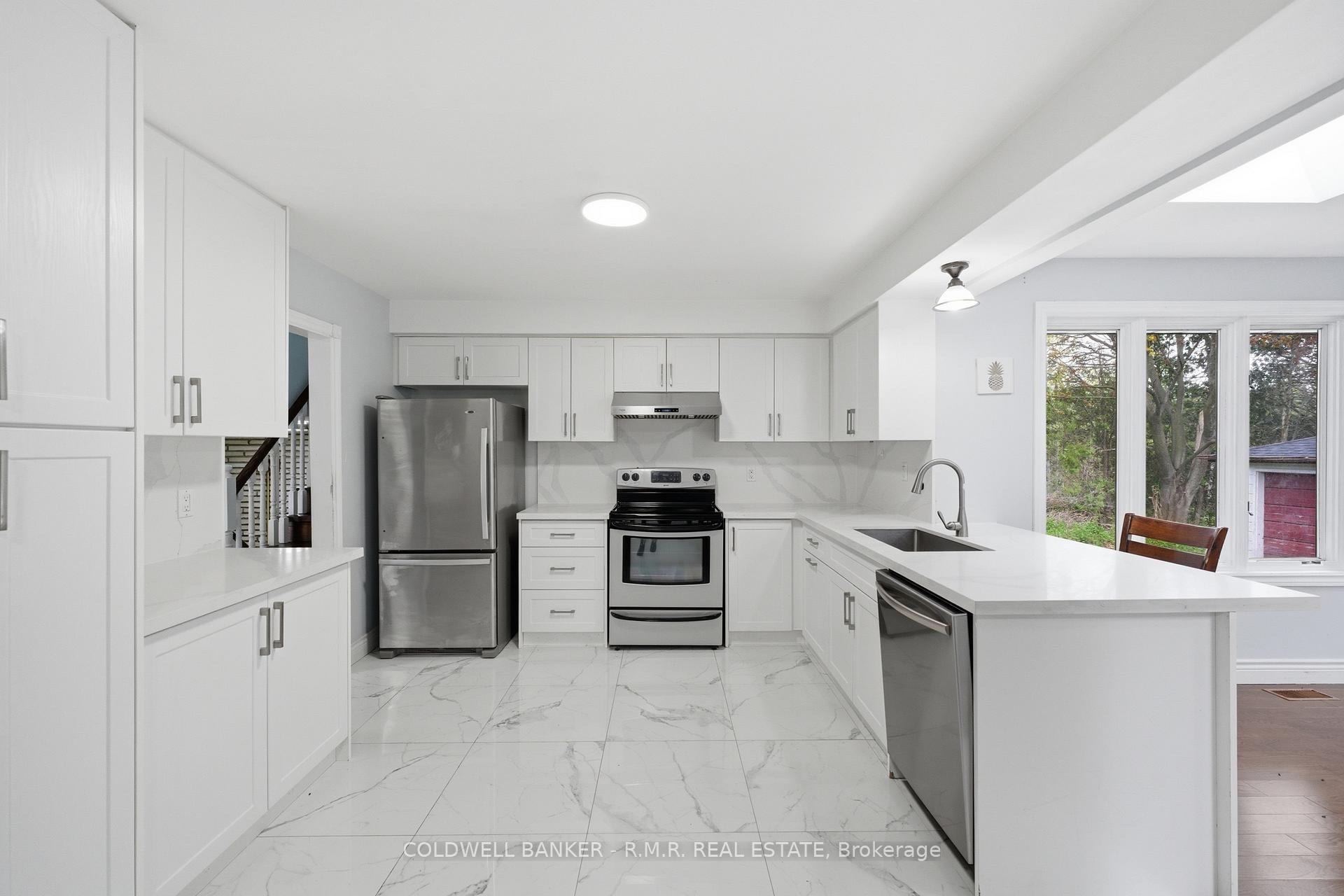 Photo 8 of 1549 Simcoe Street N, Oshawa, Samac — HOMEH