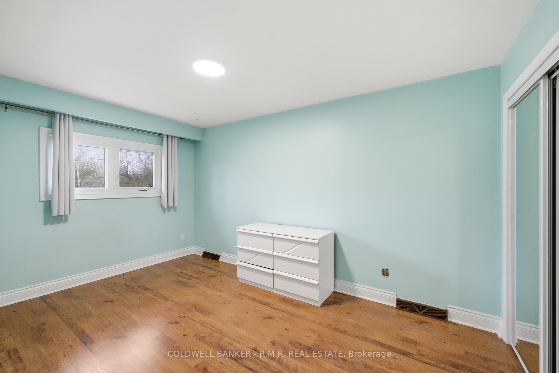 Photo 15 of 1549 Simcoe Street N, Oshawa, Samac — HOMEH